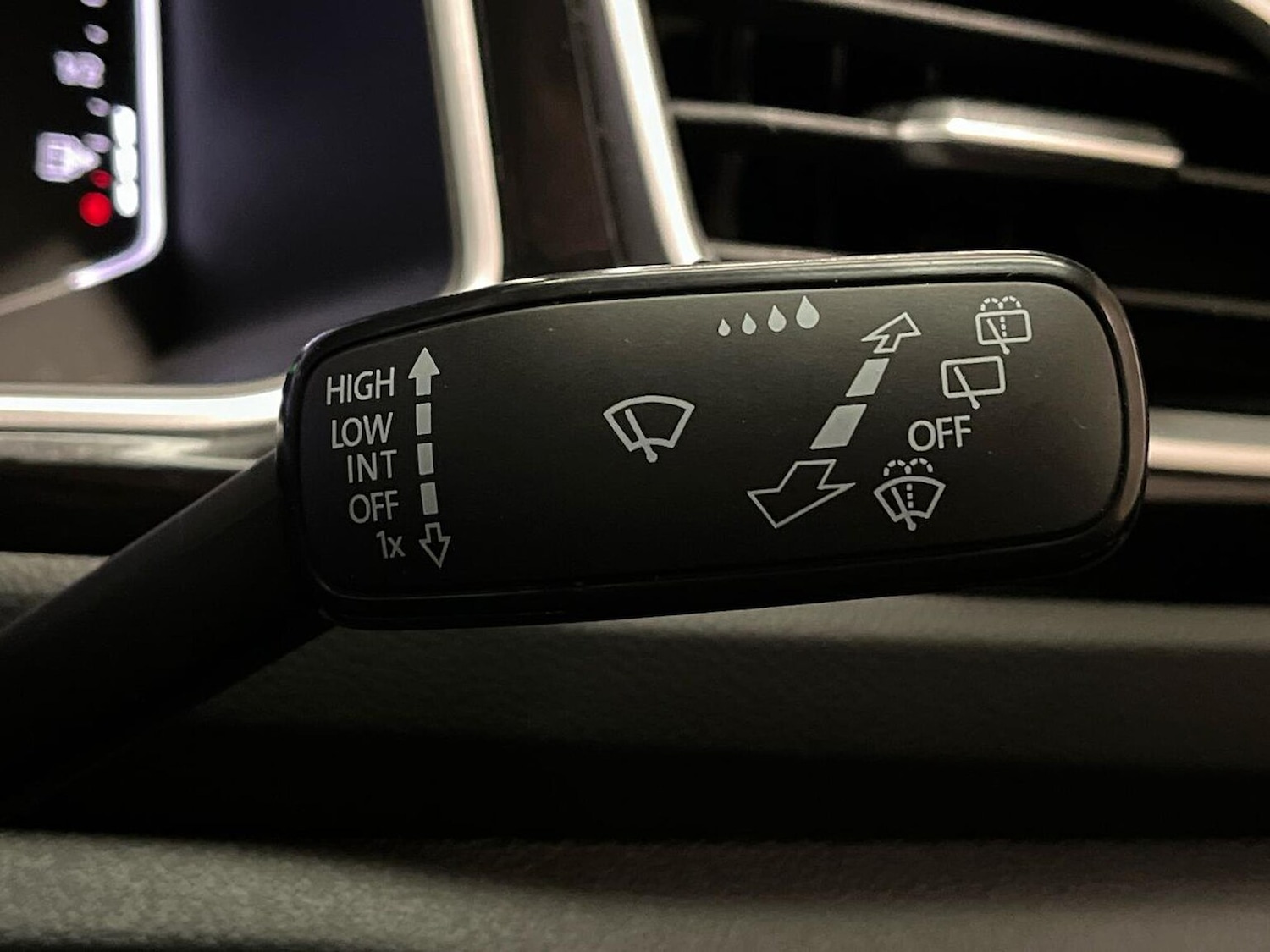 Used Volkswagen T-Roc 2025 for sale - 77056883: Photo 30