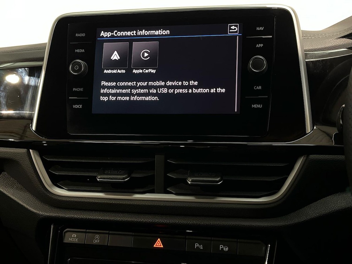 Used Volkswagen T-Roc 2025 for sale - 77056883: Photo 32