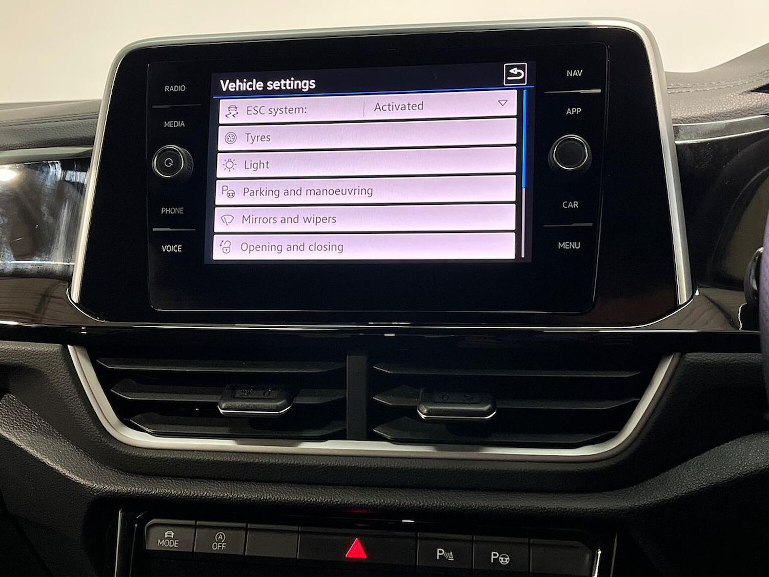 Used Volkswagen T-Roc 2025 for sale - 77056883: Photo 40