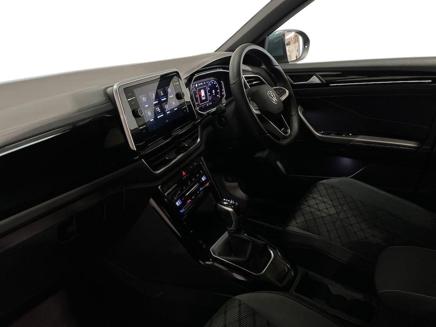 Used Volkswagen T-Roc 2025 for sale - 77056883: Photo 9