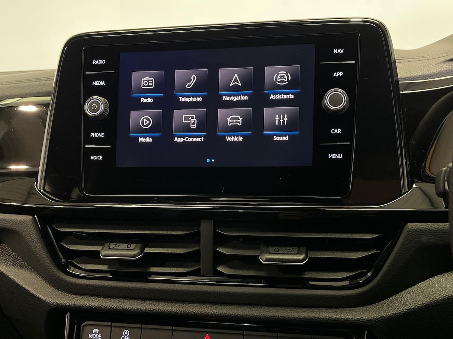 Used Volkswagen T-Roc 2026 for sale - 78195878: Photo 11