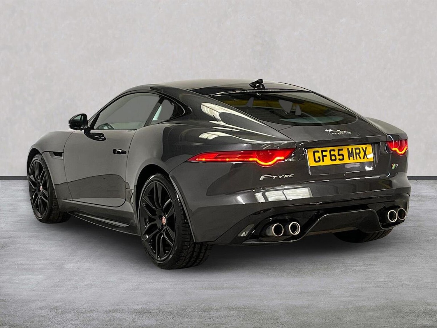 Used Jaguar F-Type 2015 for sale - 77901585: Photo 2