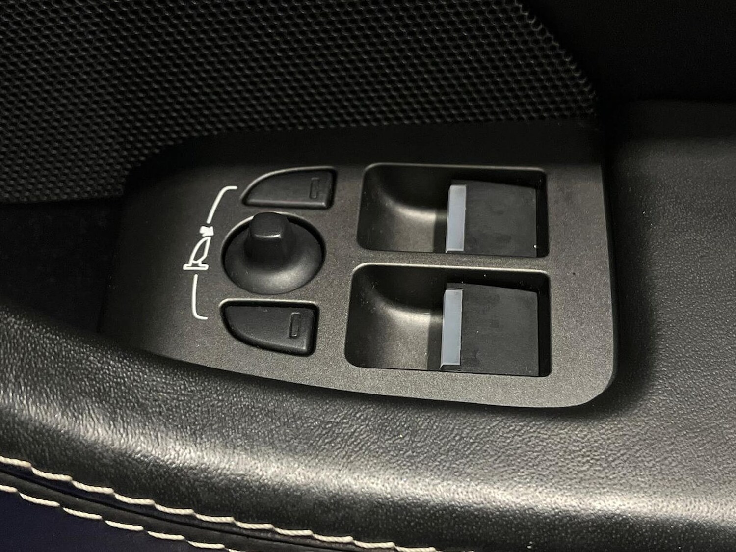 Used Jaguar F-Type 2015 for sale - 77901585: Photo 21