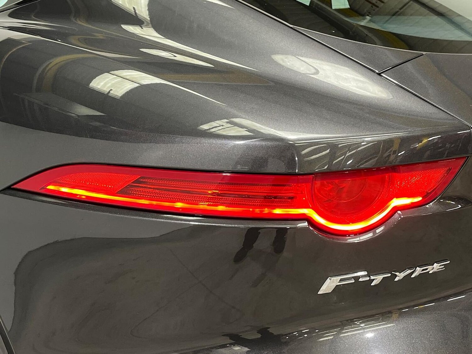 Used Jaguar F-Type 2015 for sale - 77901585: Photo 36