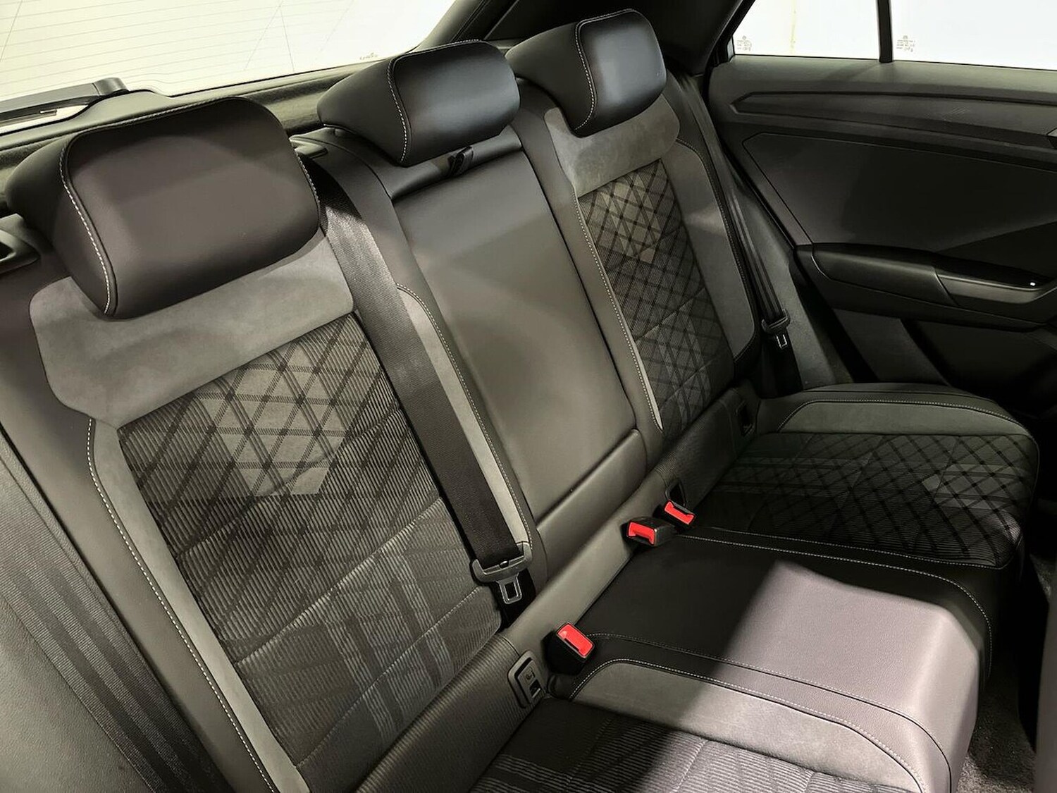 Used Volkswagen T-Roc 2023 for sale - 78195873: Photo 16