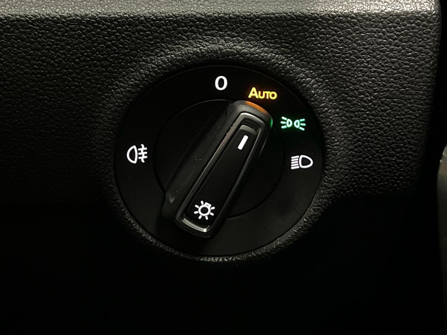 Used Volkswagen T-Roc 2023 for sale - 78195873: Photo 22