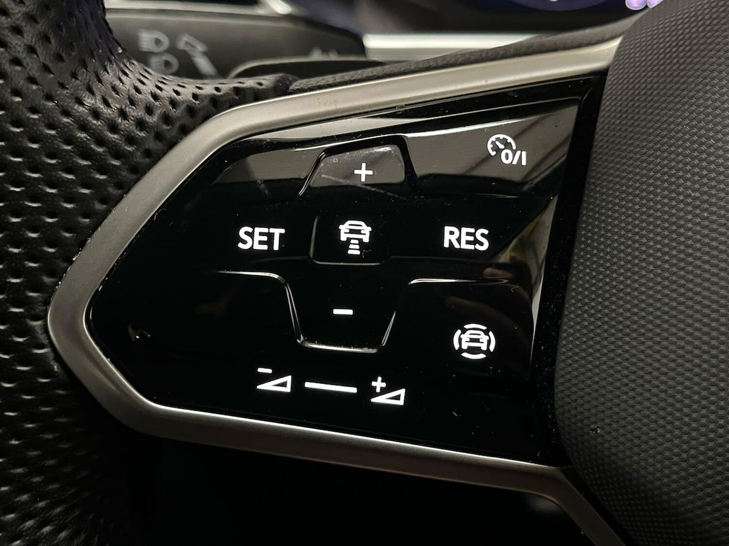 Used Volkswagen T-Roc 2023 for sale - 78195873: Photo 27