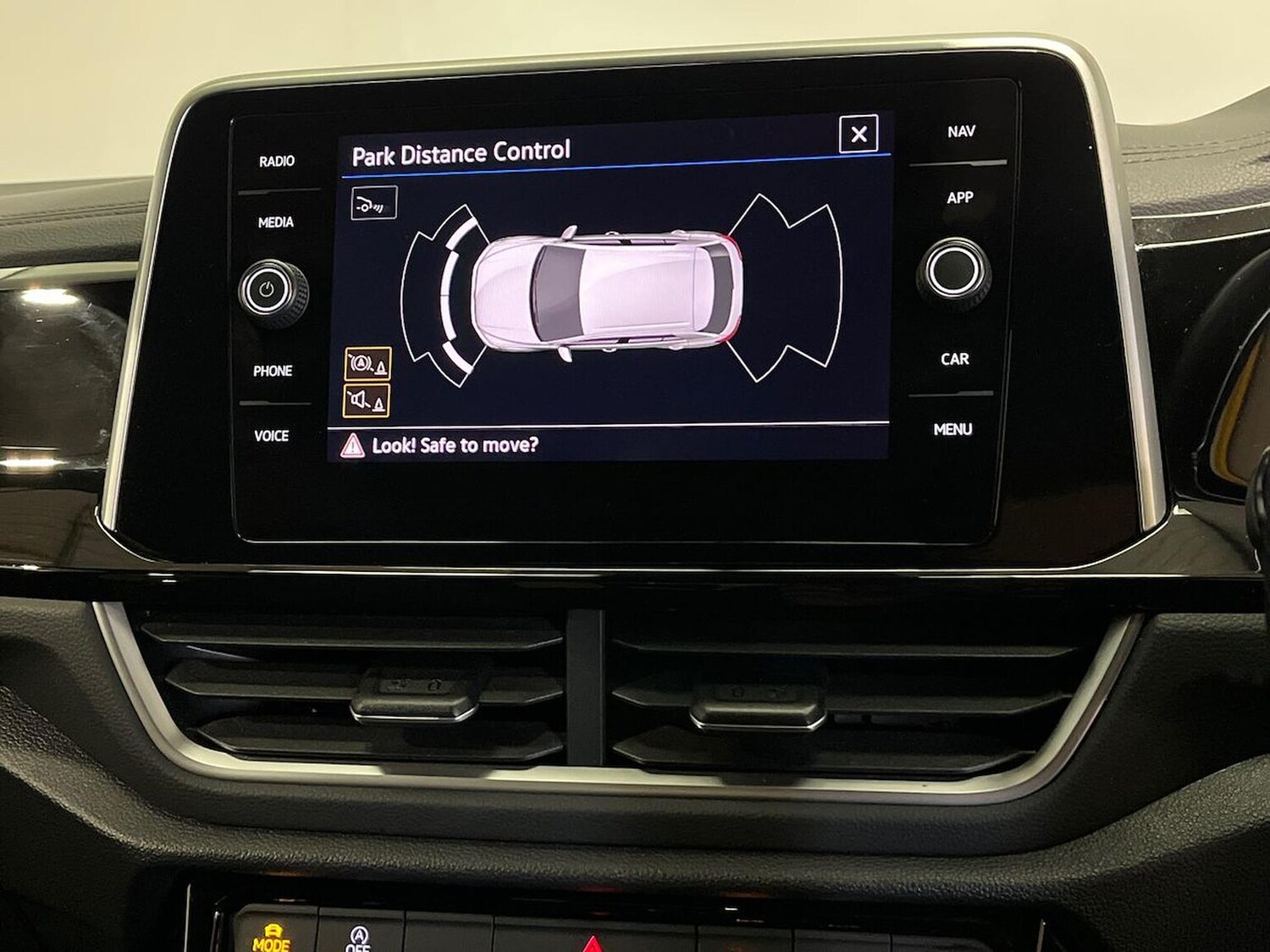 Used Volkswagen T-Roc 2023 for sale - 78195873: Photo 31