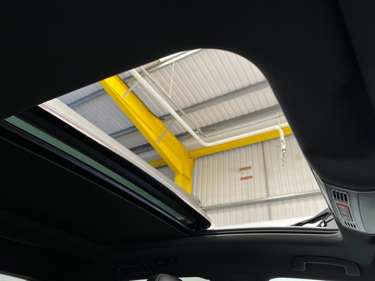 Used Volkswagen T-Roc 2023 for sale - 78195873: Photo 32