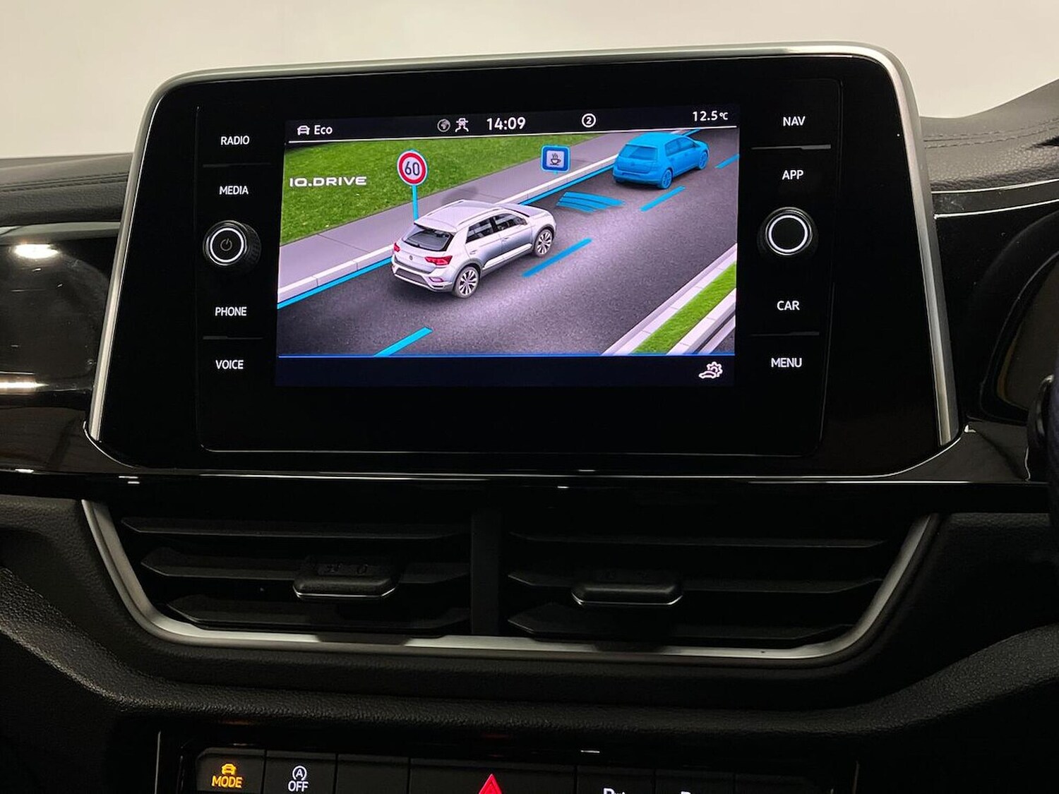 Used Volkswagen T-Roc 2023 for sale - 78195873: Photo 37