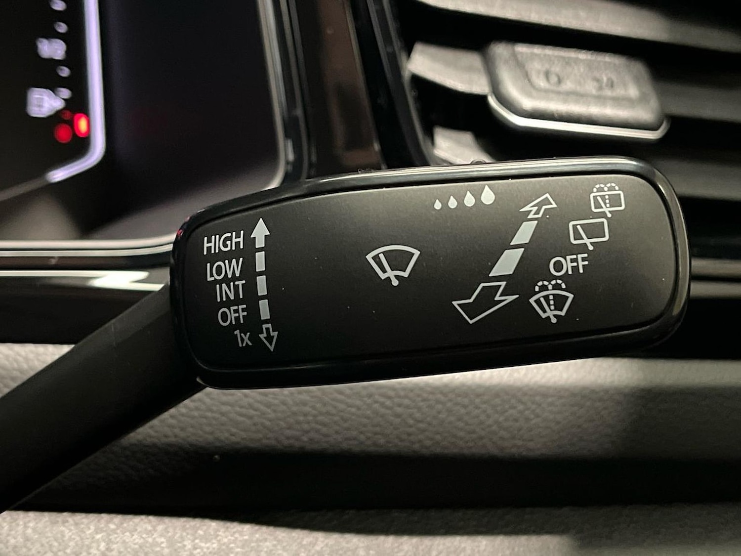 Used Volkswagen T-Roc 2026 for sale - 78195877: Photo 28