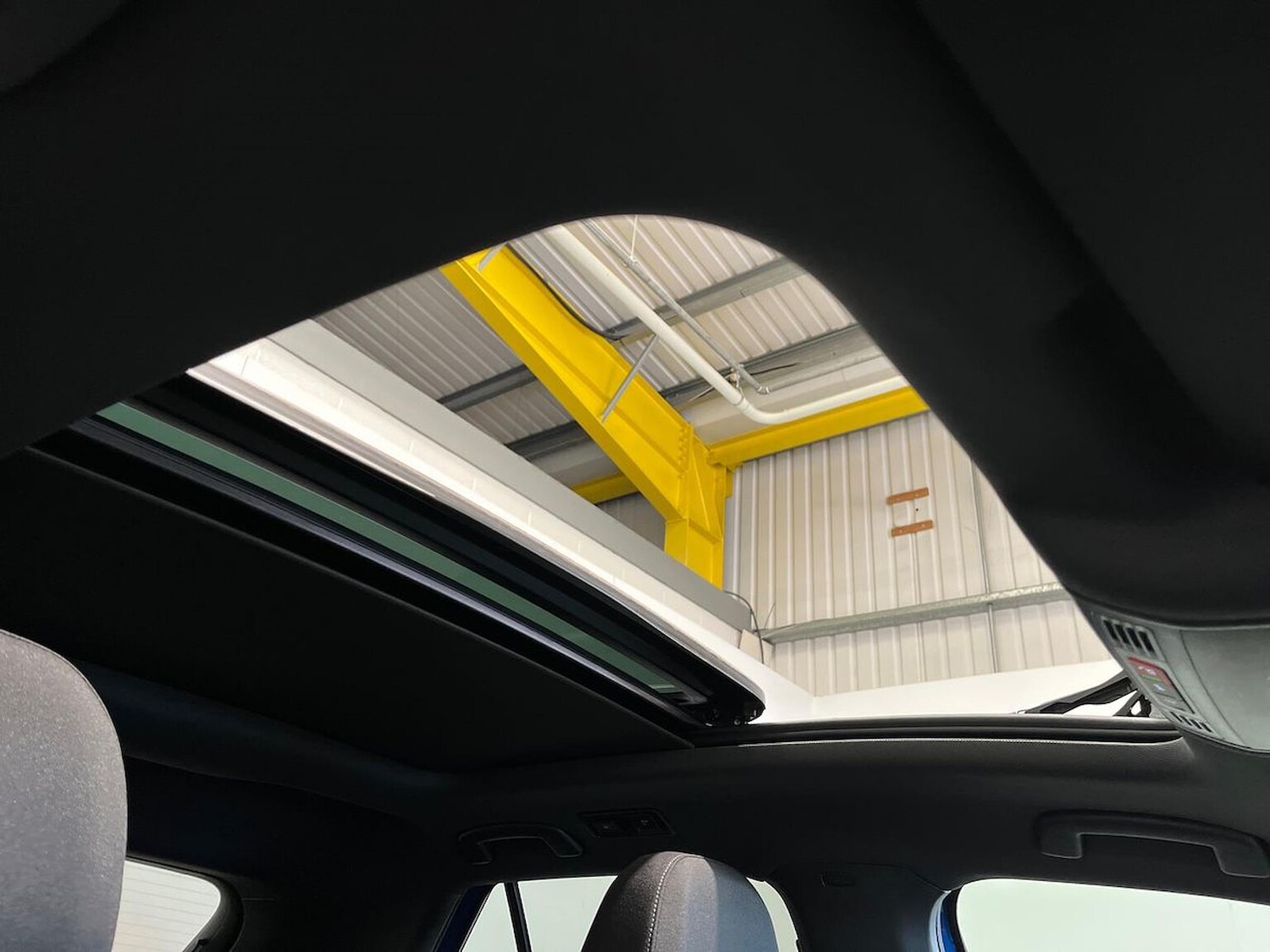 Used Volkswagen T-Roc 2026 for sale - 78195877: Photo 32