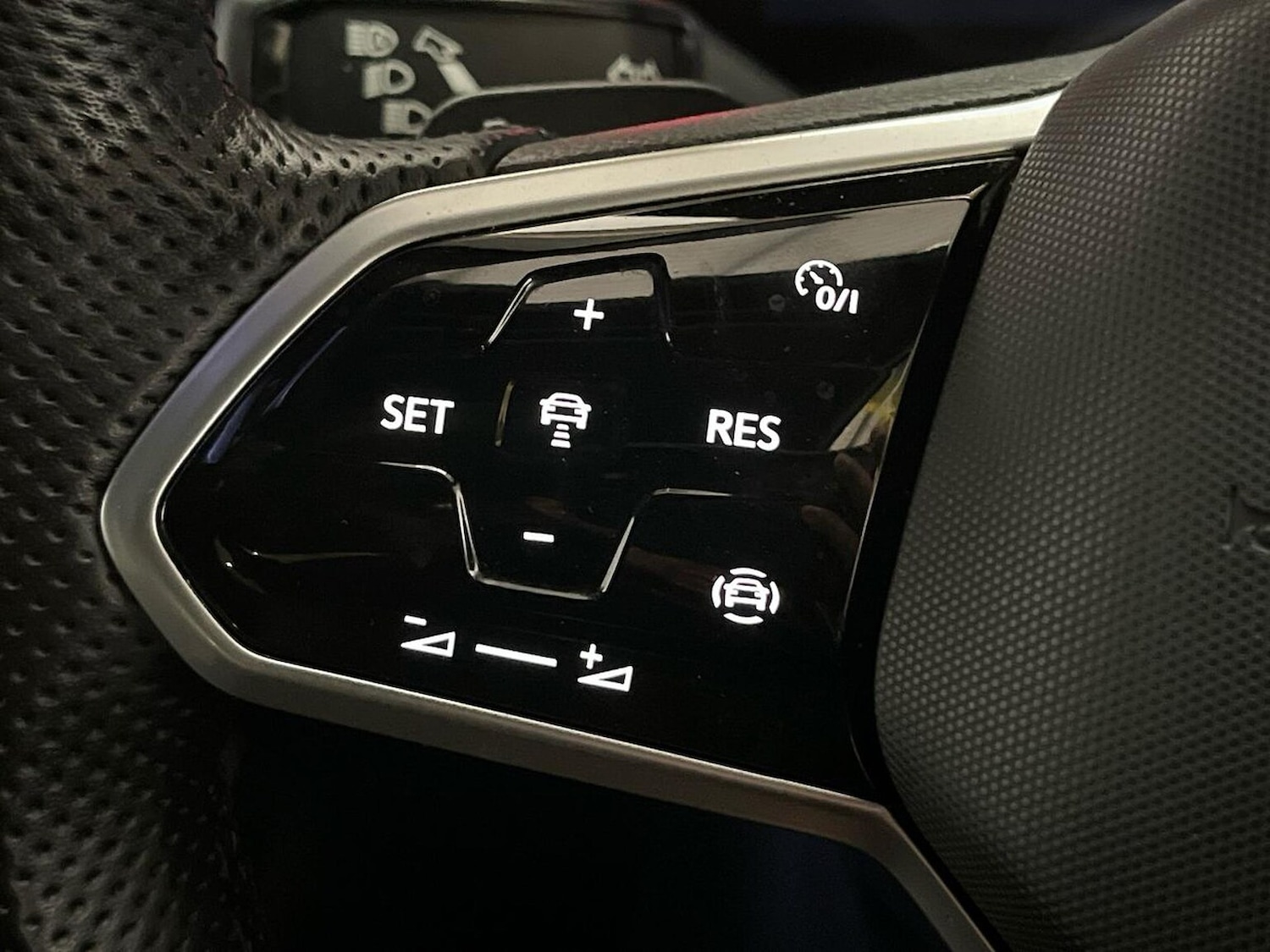 Used Volkswagen Touareg 2023 for sale - 76892113: Photo 27