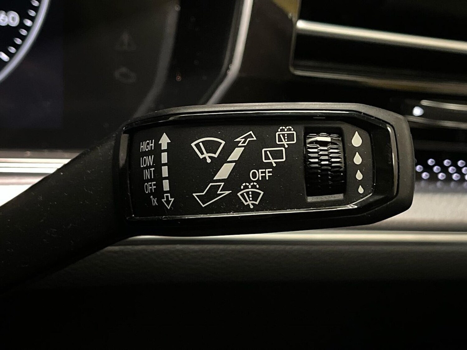 Used Volkswagen Touareg 2023 for sale - 76892113: Photo 28