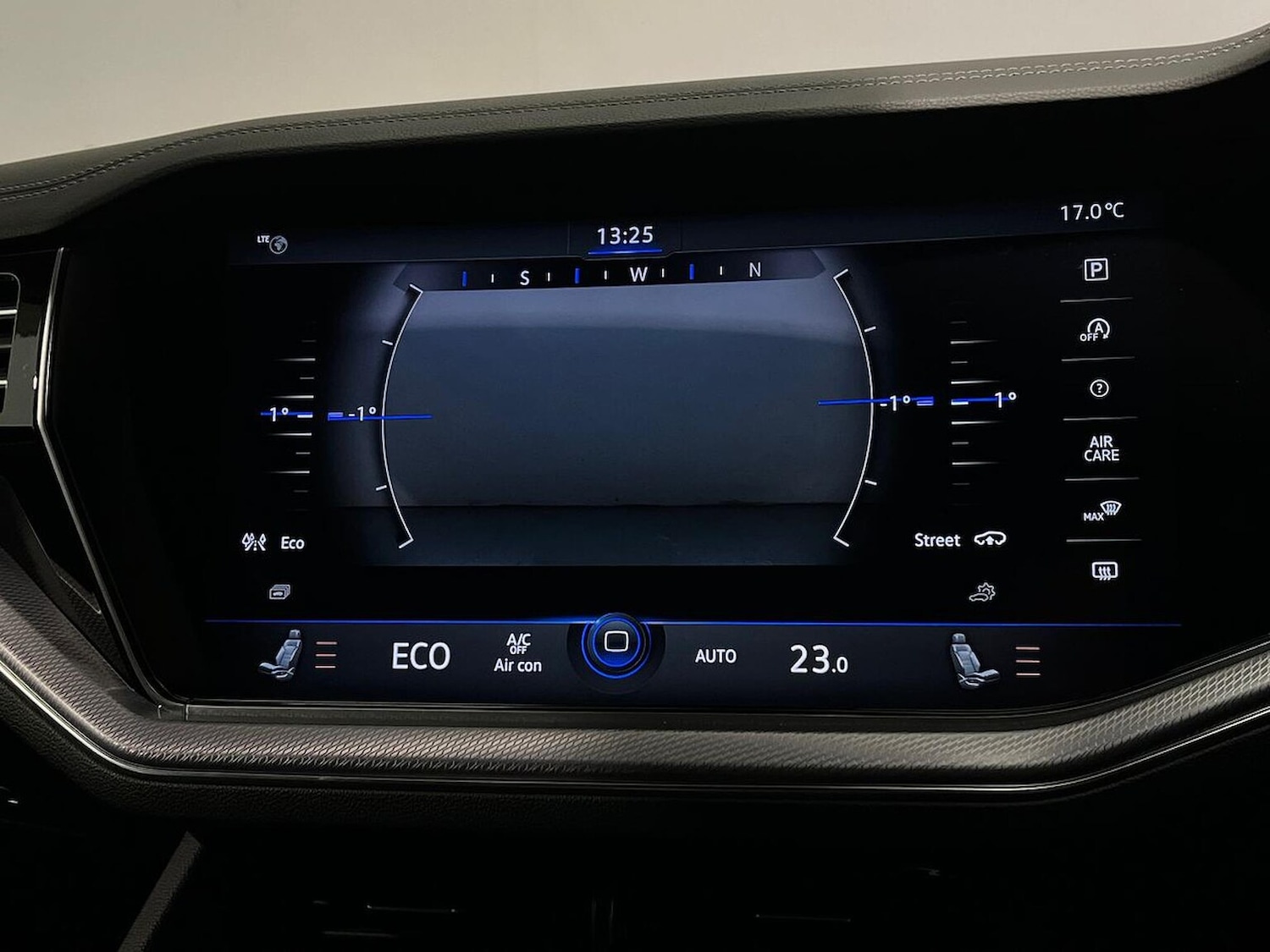 Used Volkswagen Touareg 2023 for sale - 76892113: Photo 31