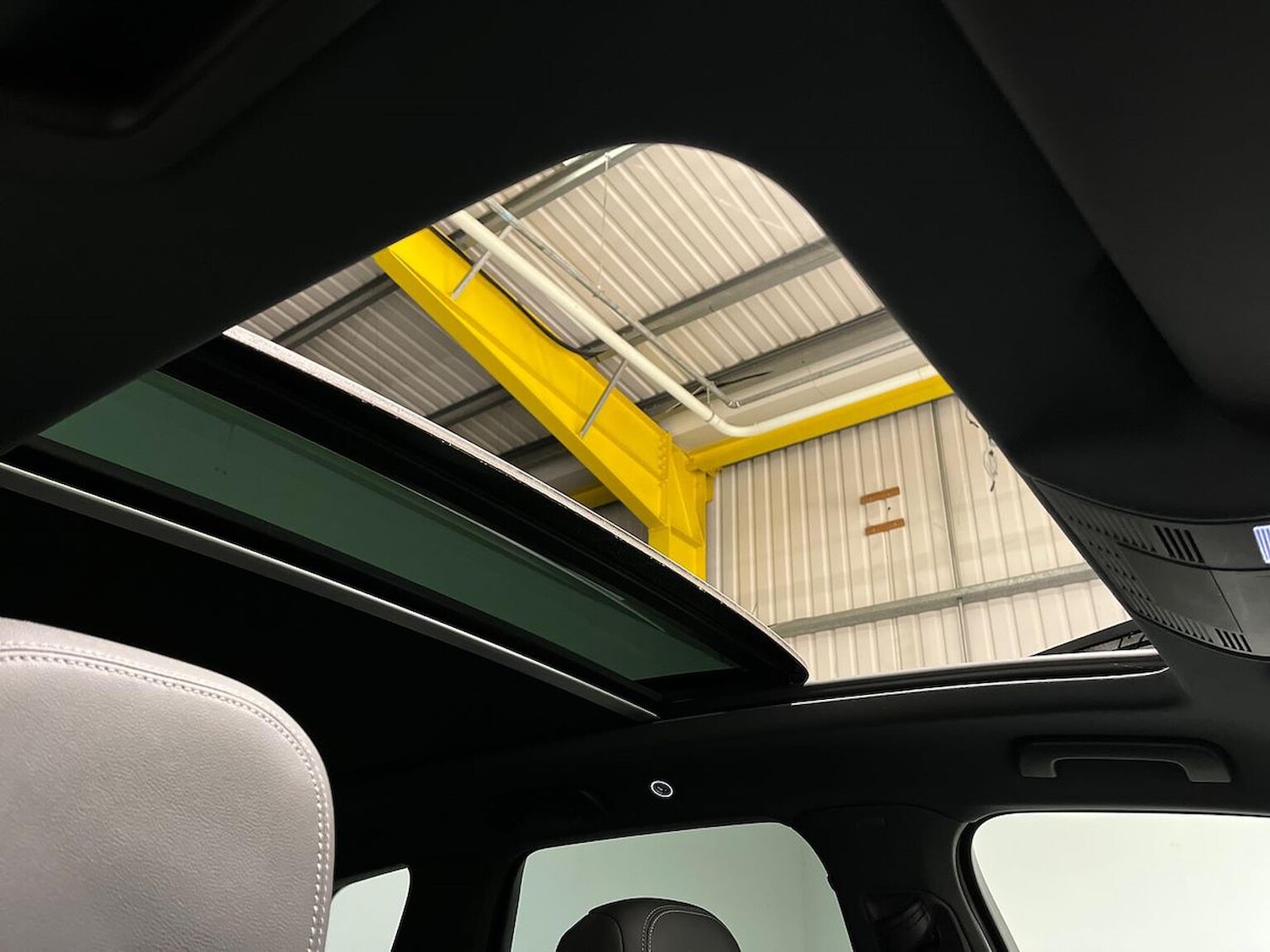 Used Volkswagen Touareg 2023 for sale - 76892113: Photo 32