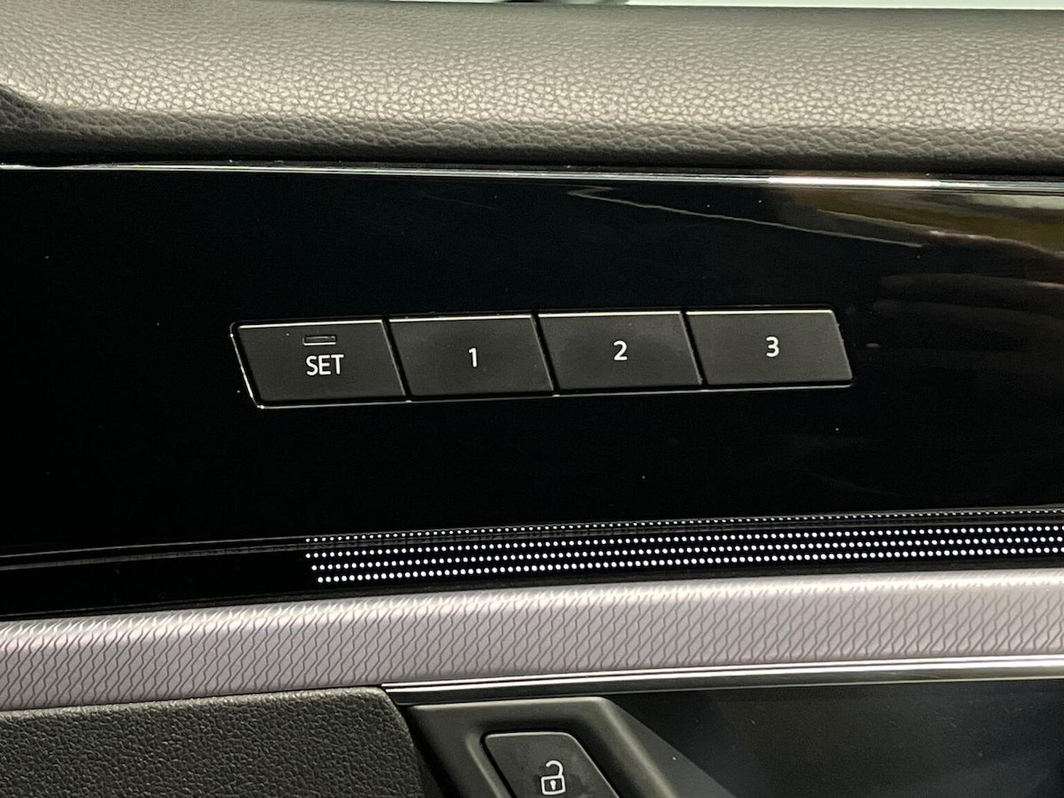 Used Volkswagen Touareg 2023 for sale - 76892113: Photo 36