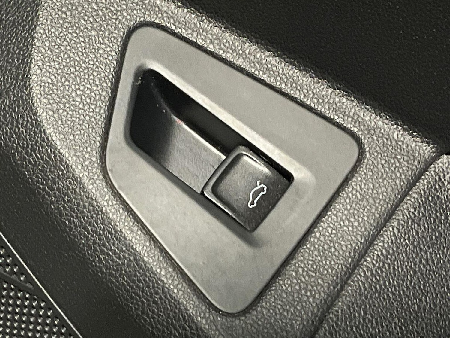 Used Volkswagen Touareg 2023 for sale - 76892113: Photo 37