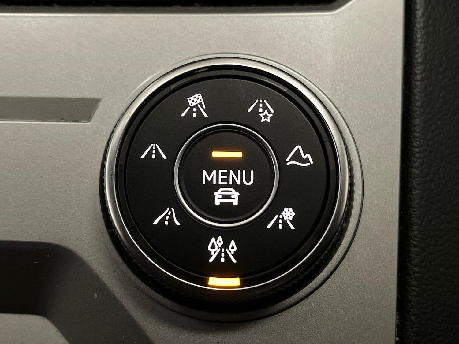 Used Volkswagen Touareg 2023 for sale - 76892113: Photo 39