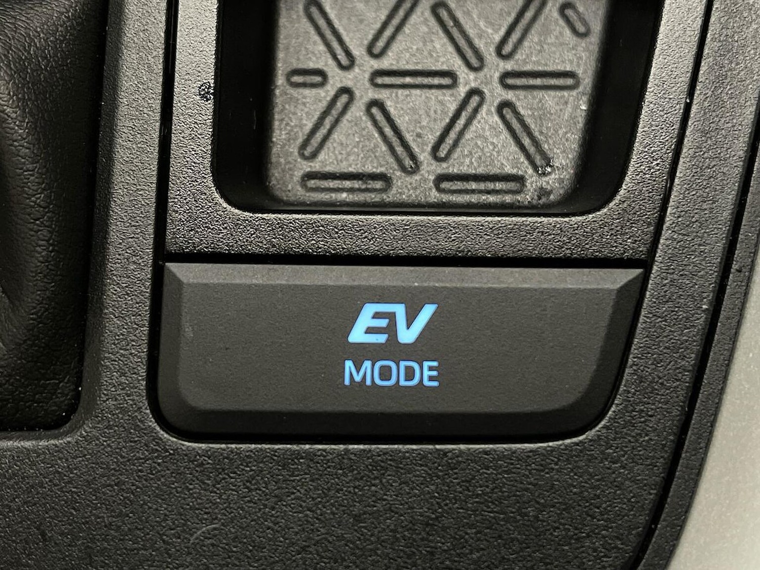 Used Toyota RAV4 2022 for sale - 76418201: Photo 32