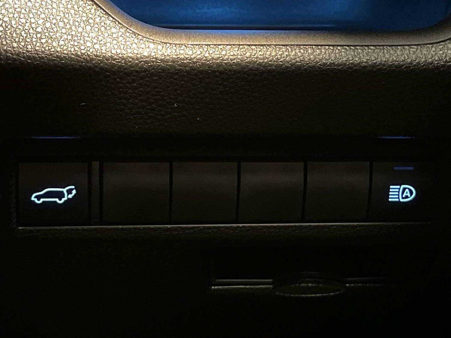 Used Toyota RAV4 2022 for sale - 76418201: Photo 38