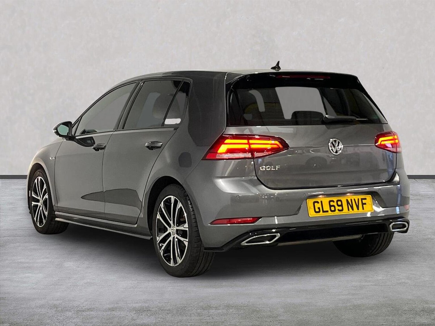 Used Volkswagen Golf 2019 for sale - 76831963: Photo 2