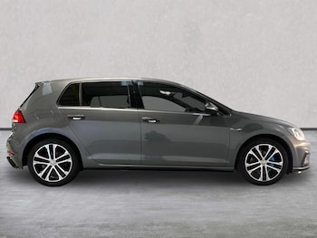 Used Volkswagen Golf 2019 for sale - 76831963: Photo