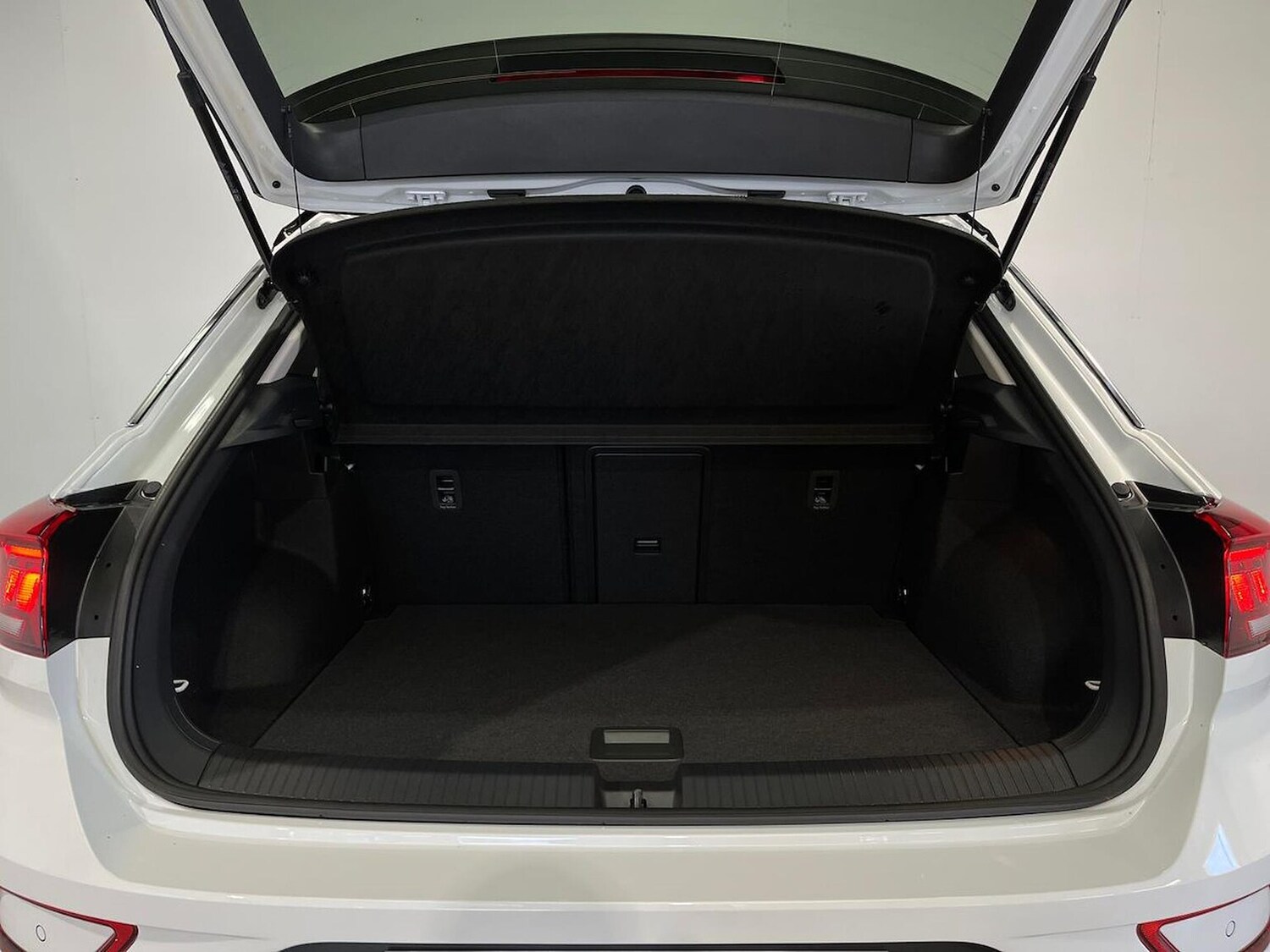 Used Volkswagen T-Roc 2026 for sale - 78195901: Photo 17