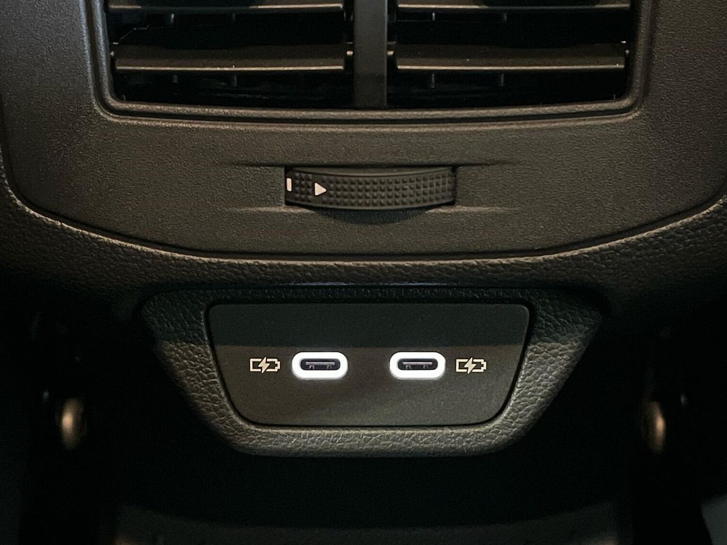 Used Volkswagen T-Roc 2026 for sale - 78195901: Photo 40