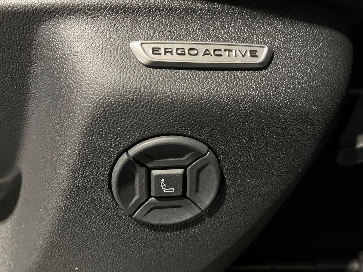 Used Volkswagen Touran 2025 for sale - 77888609: Photo 30