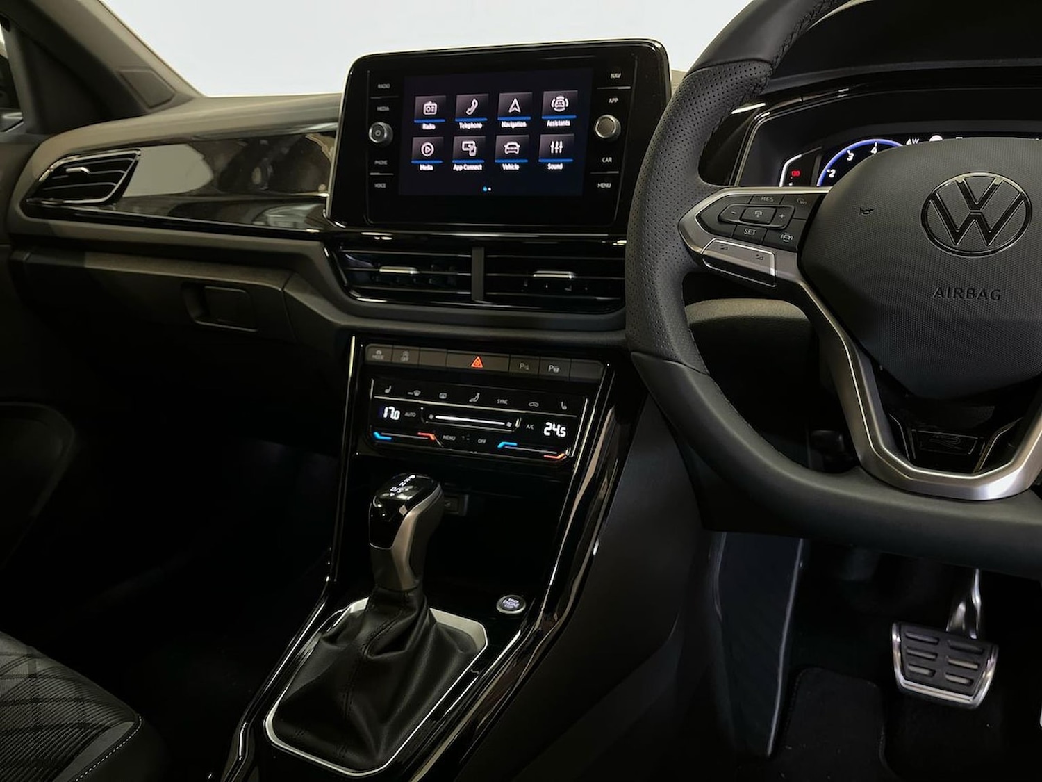 Used Volkswagen T-Roc 2025 for sale - 76492417: Photo 13