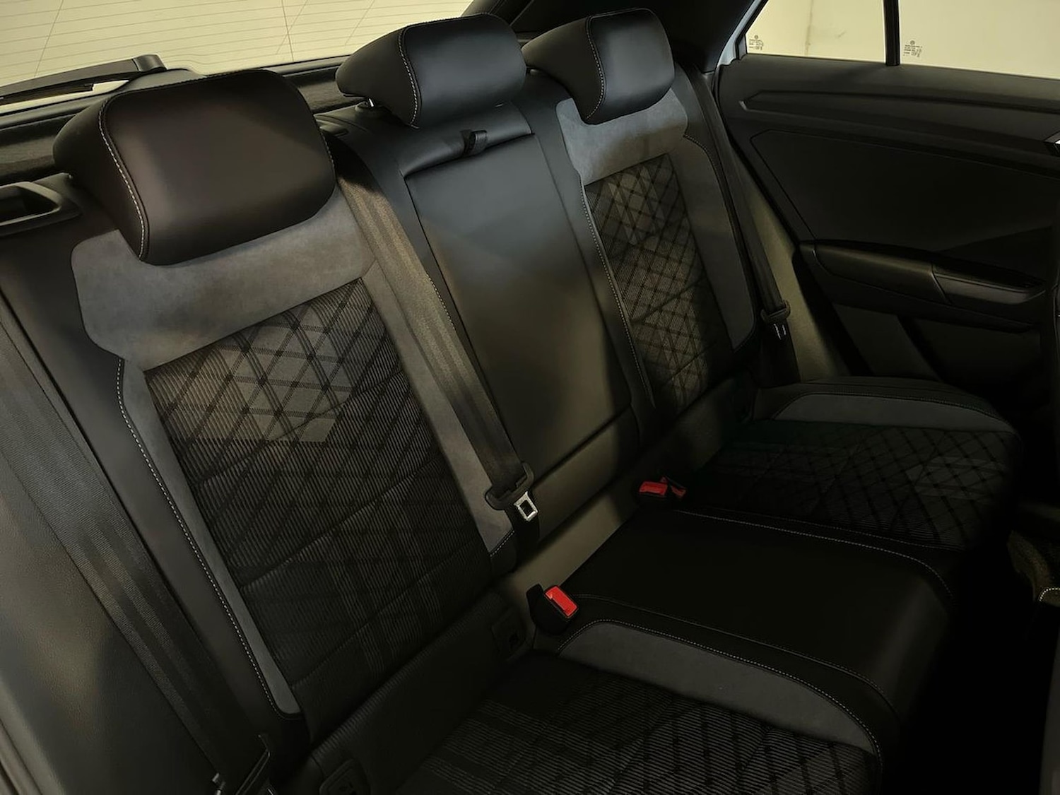 Used Volkswagen T-Roc 2025 for sale - 76492417: Photo 16