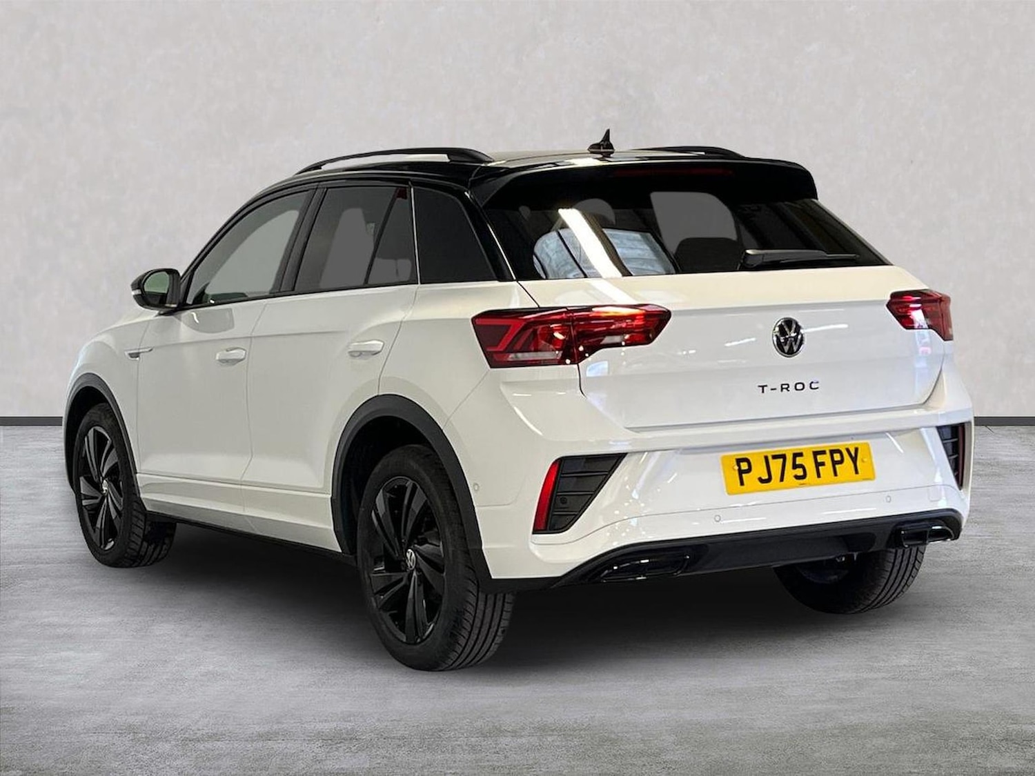 Used Volkswagen T-Roc 2025 for sale - 76492417: Photo 2