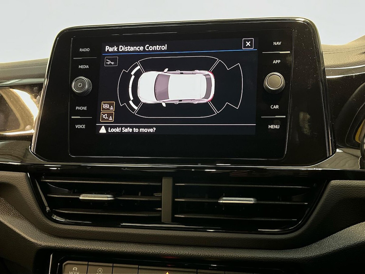 Used Volkswagen T-Roc 2025 for sale - 76492417: Photo 25