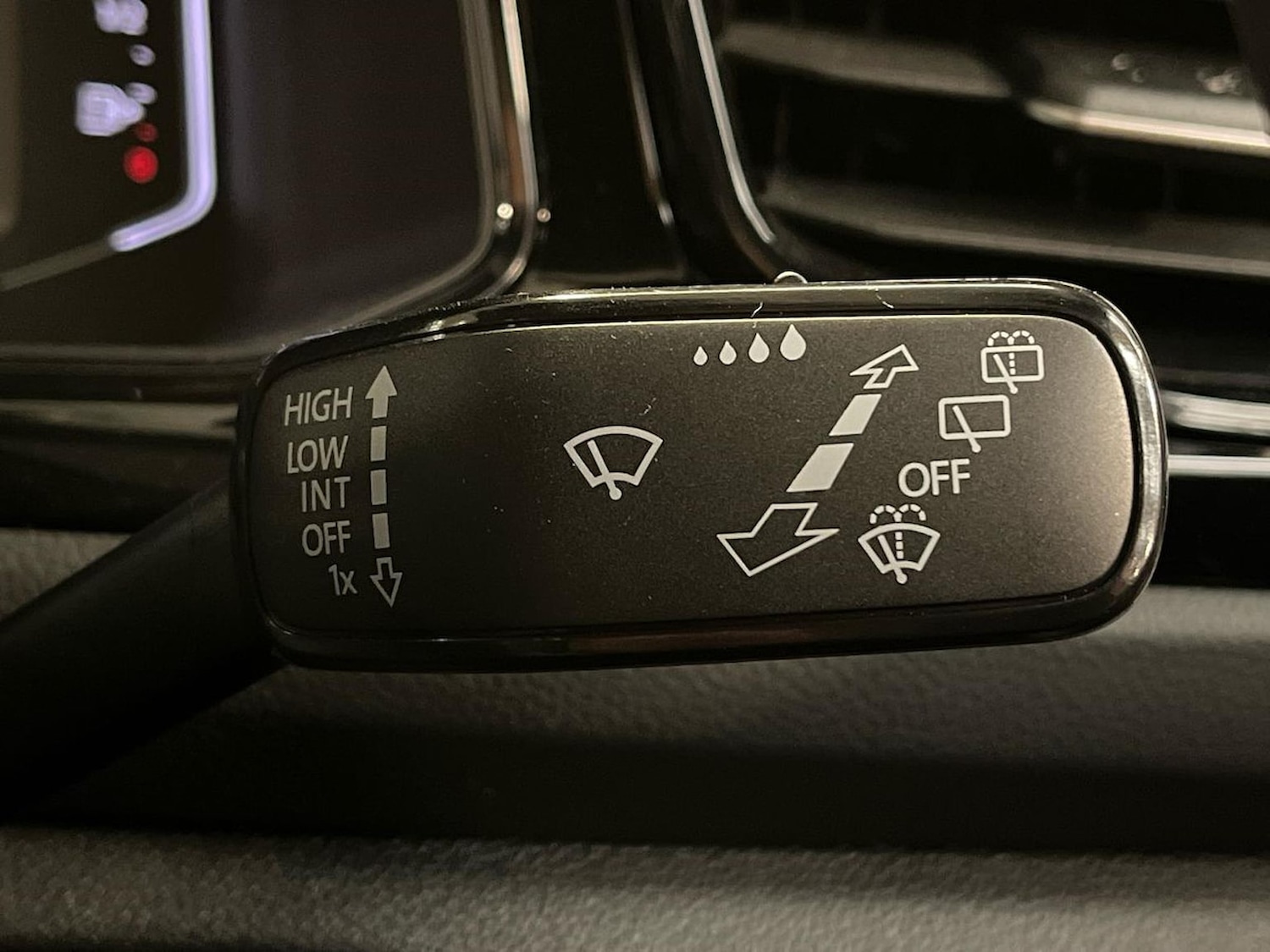 Used Volkswagen T-Roc 2025 for sale - 76492417: Photo 28