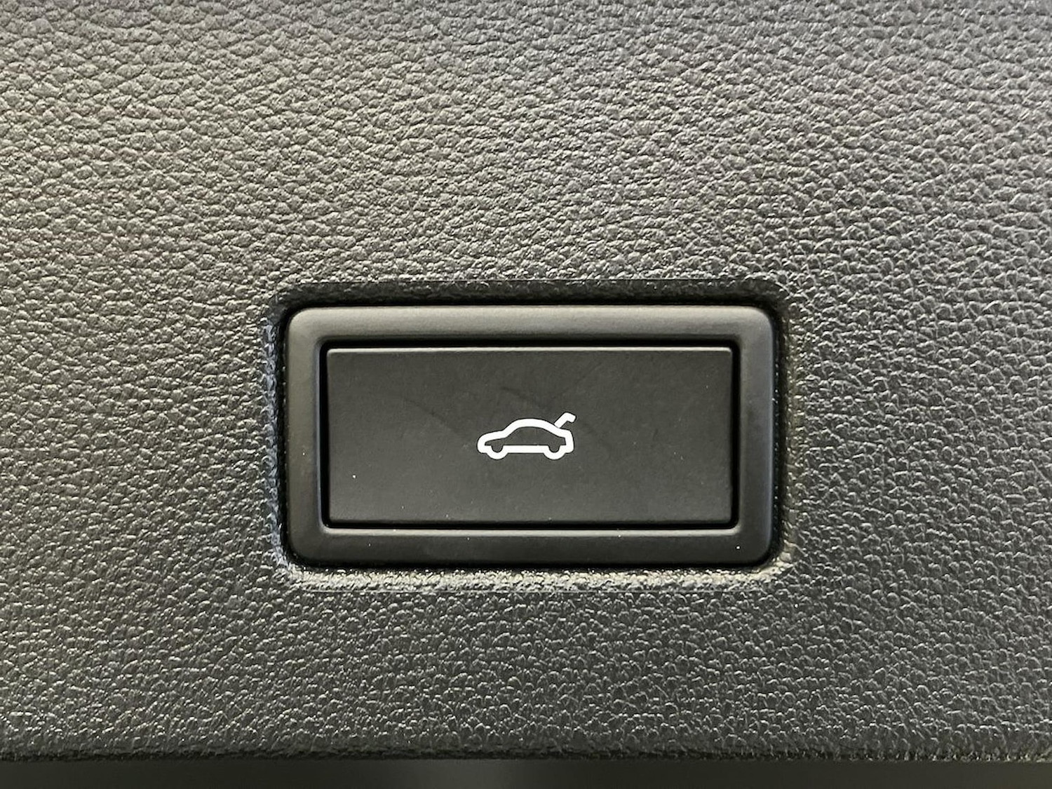 Used Volkswagen T-Roc 2025 for sale - 76492417: Photo 30