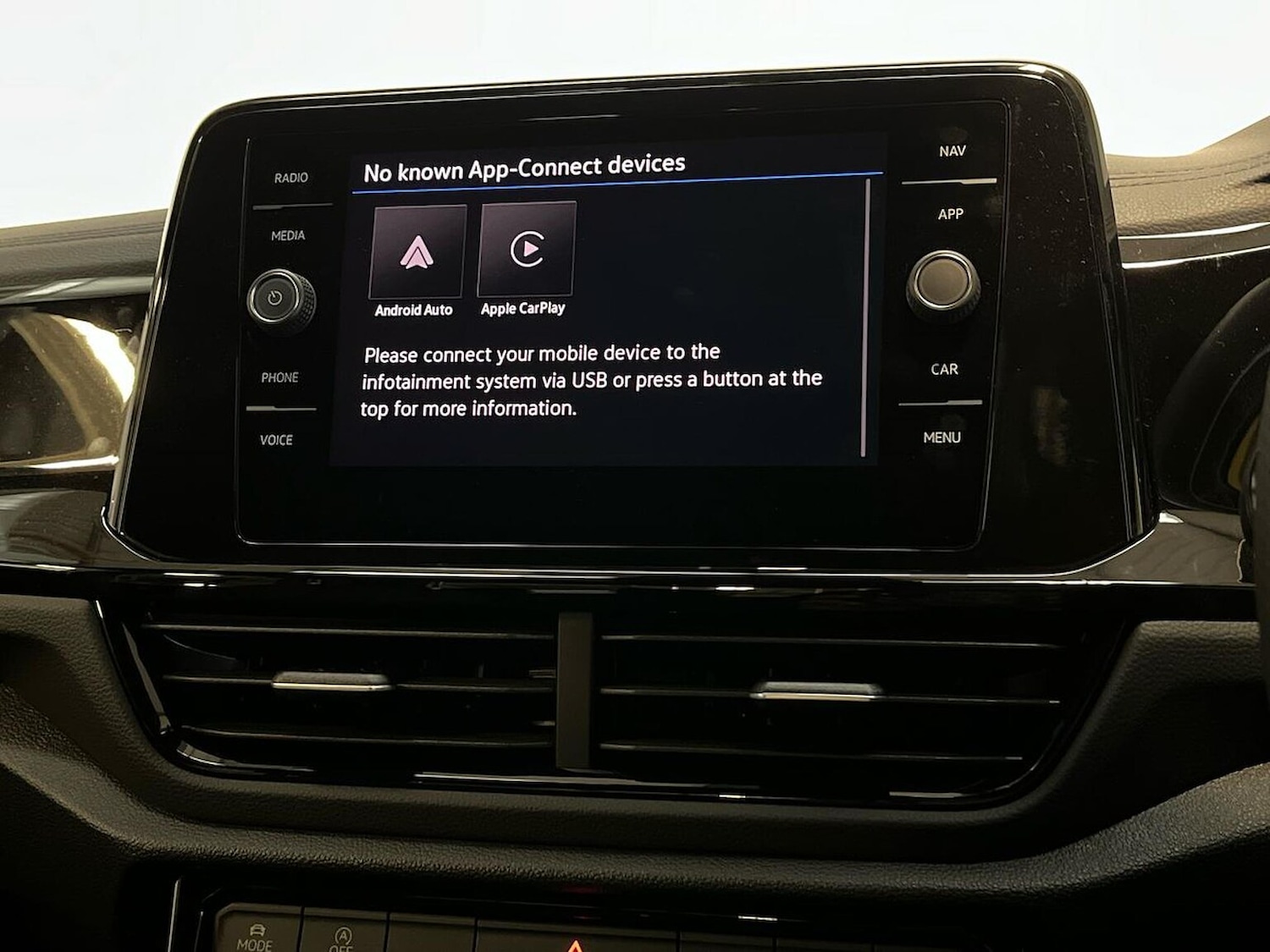 Used Volkswagen T-Roc 2025 for sale - 76492417: Photo 31