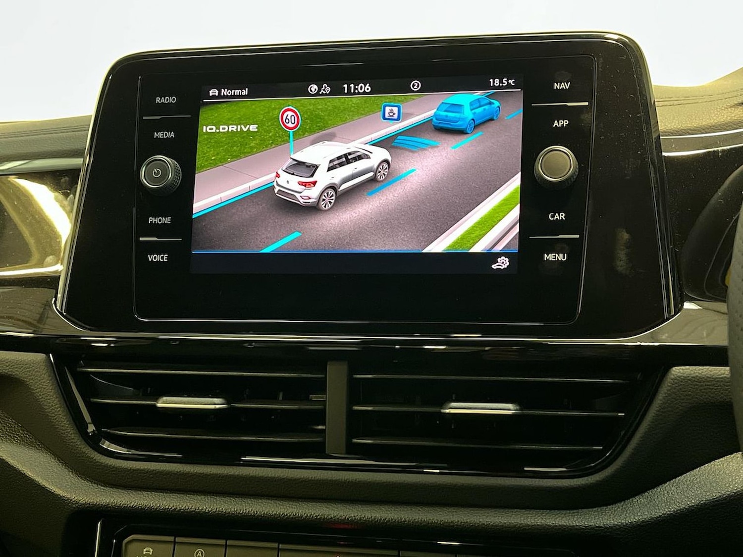 Used Volkswagen T-Roc 2025 for sale - 76492417: Photo 32