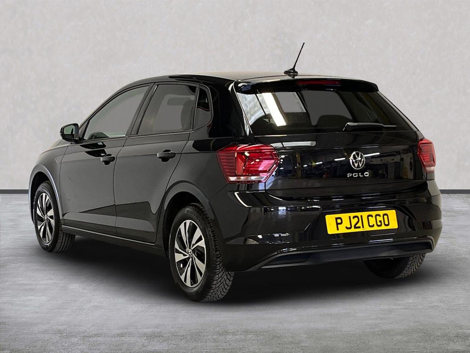 Used Volkswagen Polo 2021 for sale - 76101360: Photo 2