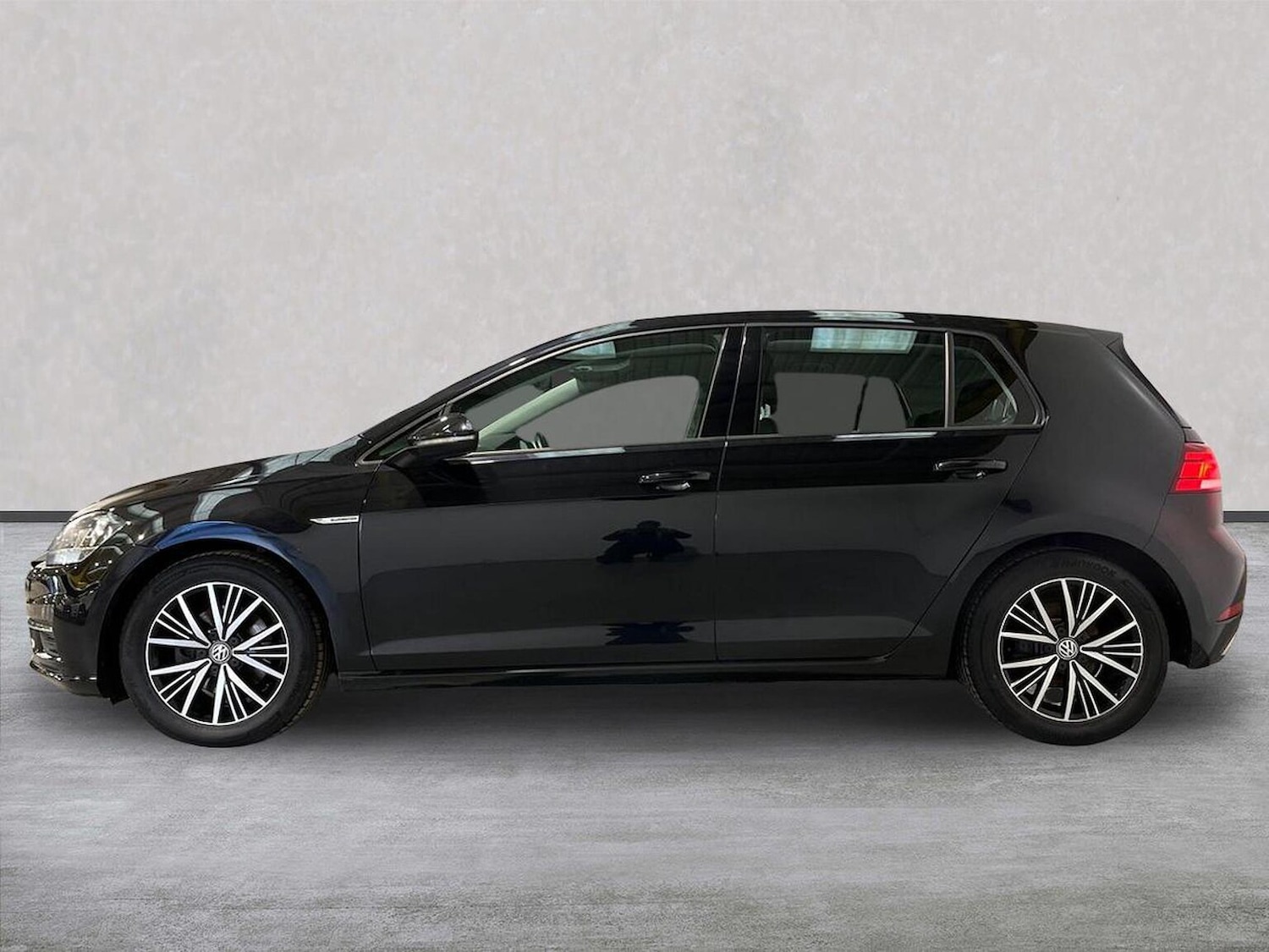 Used Volkswagen Golf 2018 for sale - 76831964: Photo 19