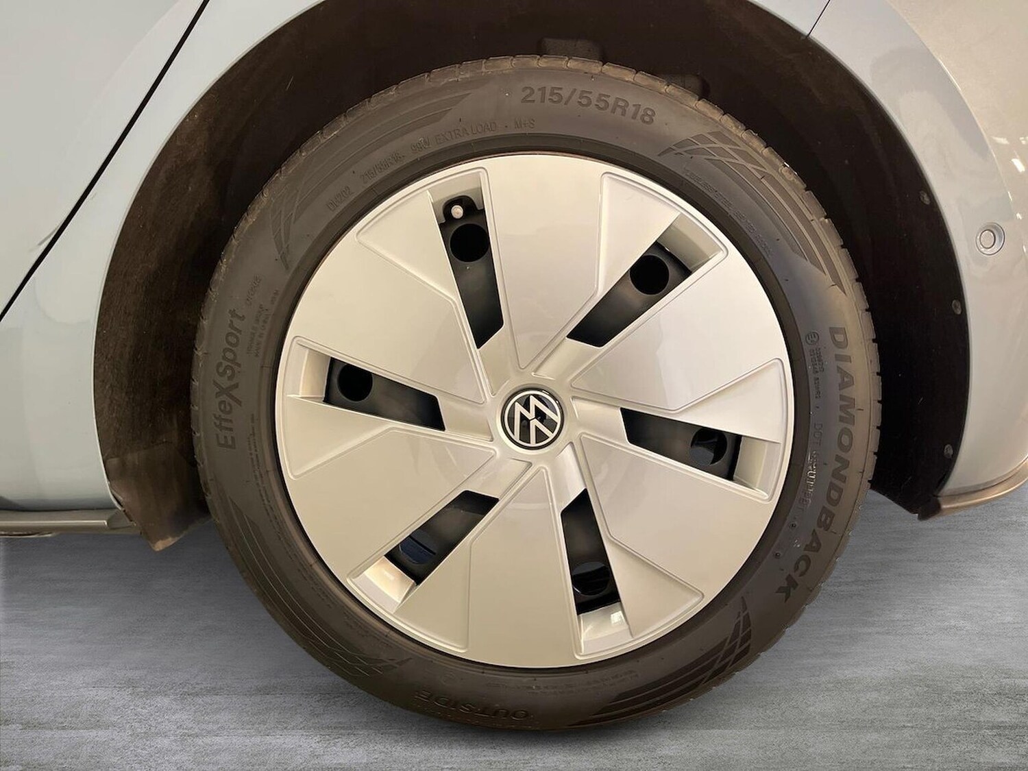 Used Volkswagen ID.3 2023 for sale - 76605530: Photo 6