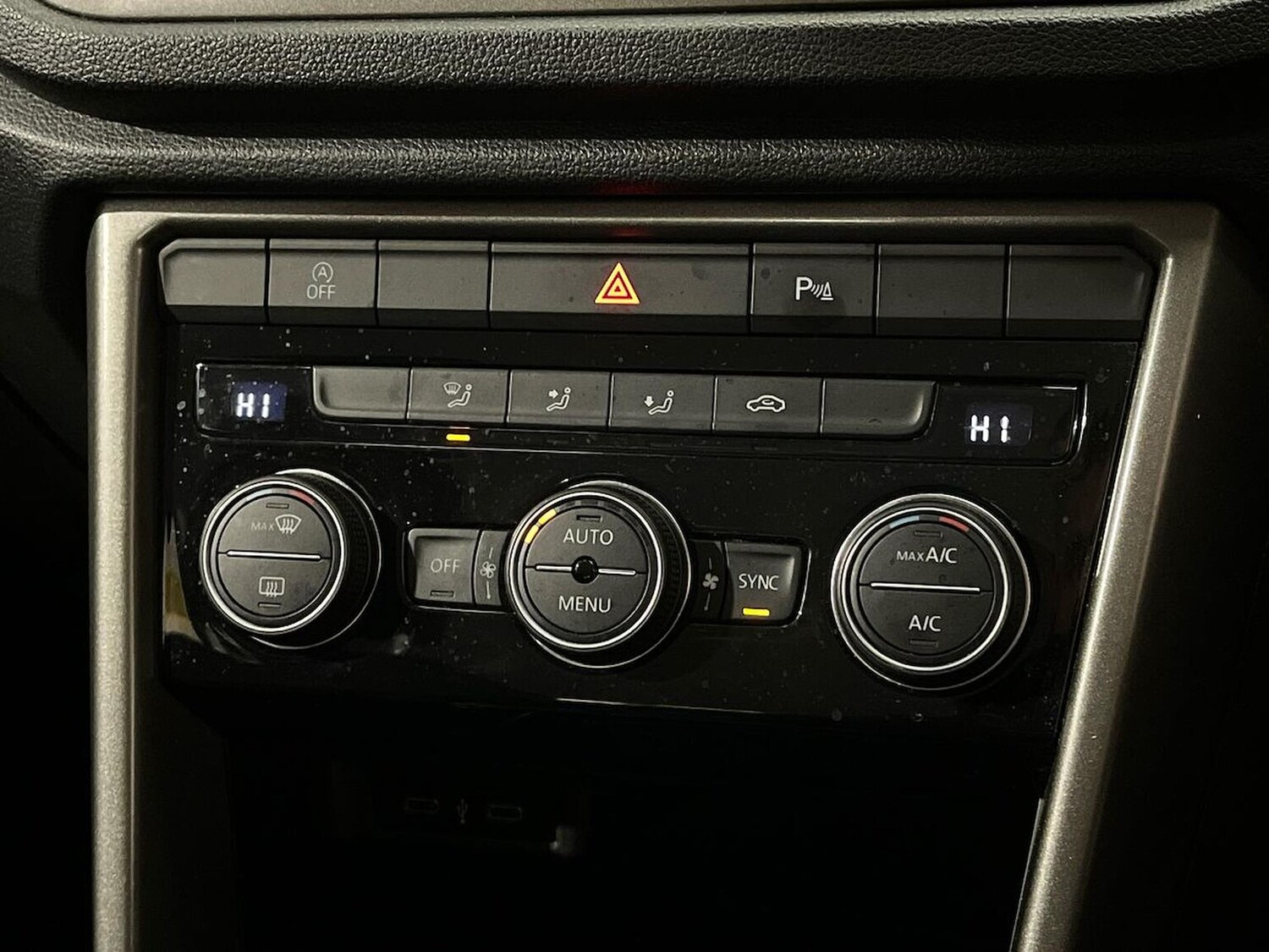 Used Volkswagen T-Roc 2021 for sale - 78176521: Photo 12