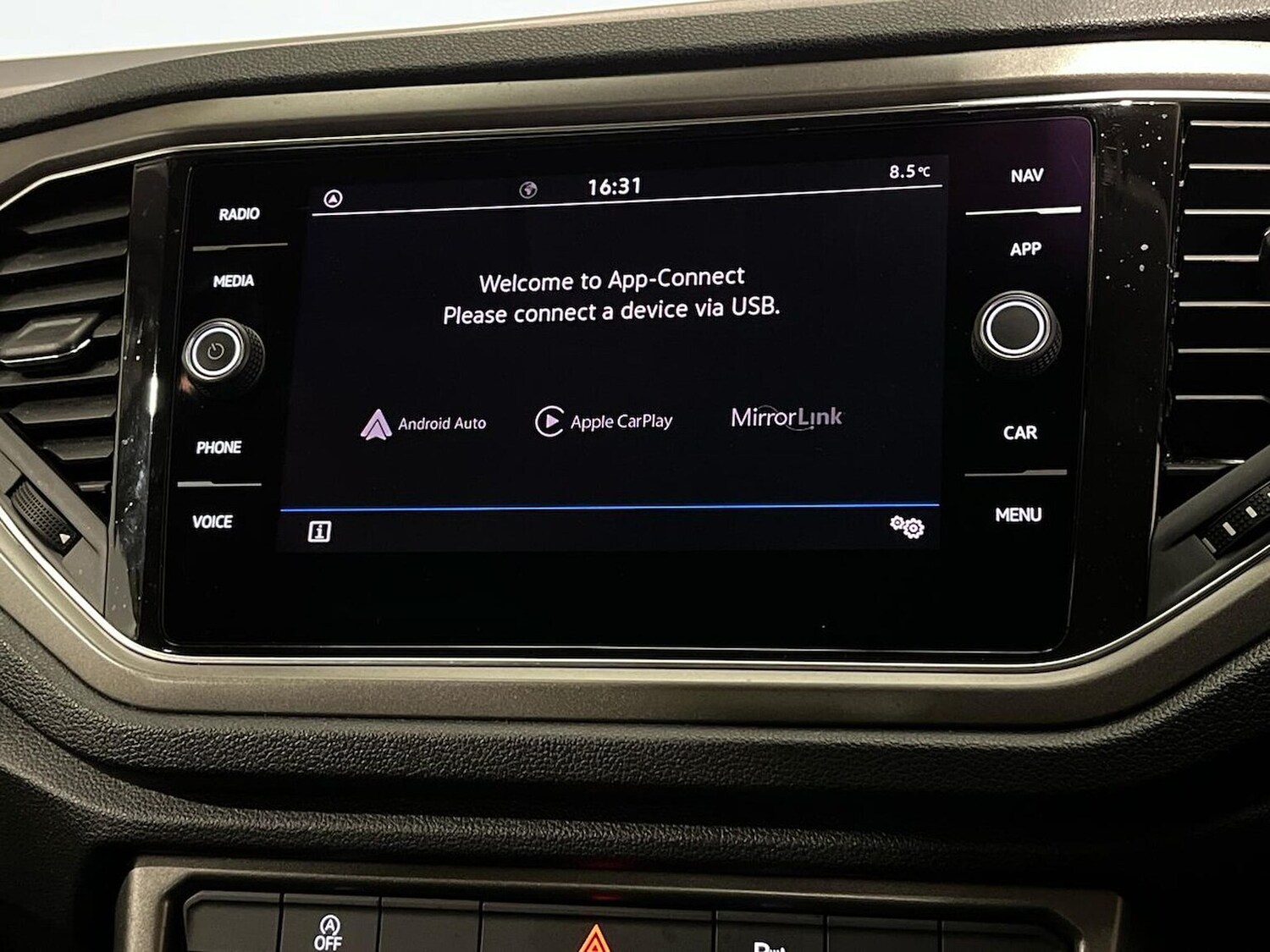 Used Volkswagen T-Roc 2021 for sale - 78176521: Photo 24