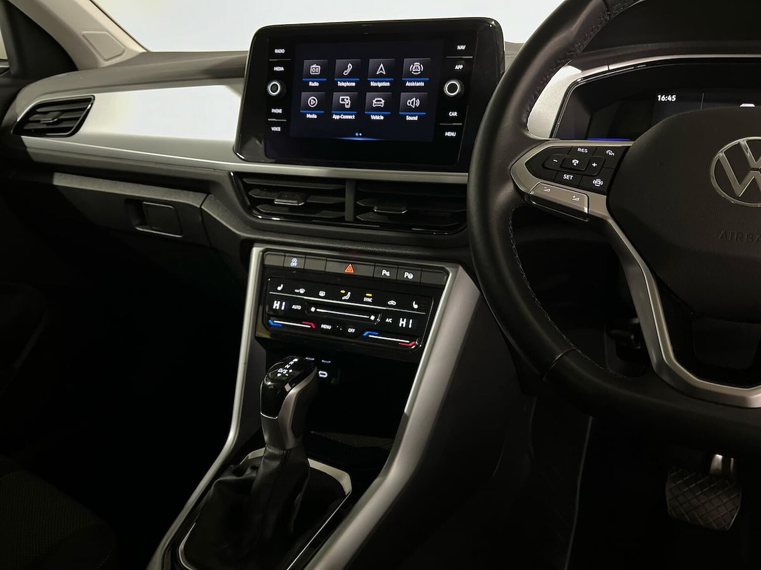 Used Volkswagen T-Roc 2022 for sale - 76799423: Photo 13