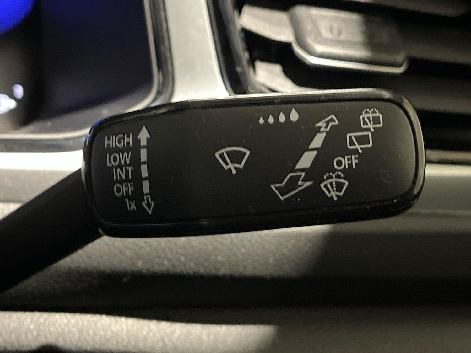 Used Volkswagen T-Roc 2022 for sale - 76799423: Photo 28