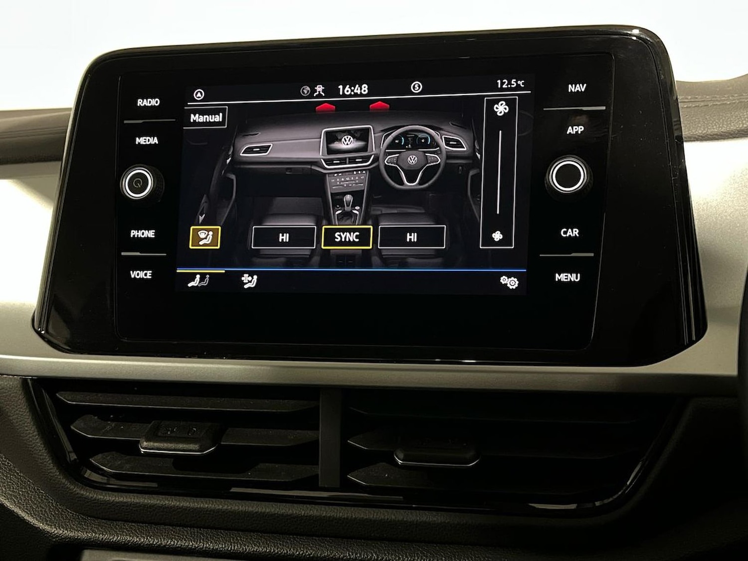 Used Volkswagen T-Roc 2022 for sale - 76799423: Photo 35