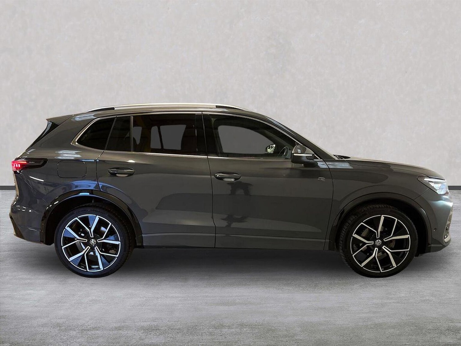 Used Volkswagen Tiguan 2024 for sale - 76363408: Photo 3