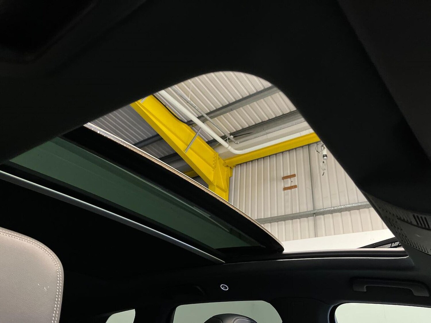 Used Volkswagen Touareg 2022 for sale - 76407384: Photo 32