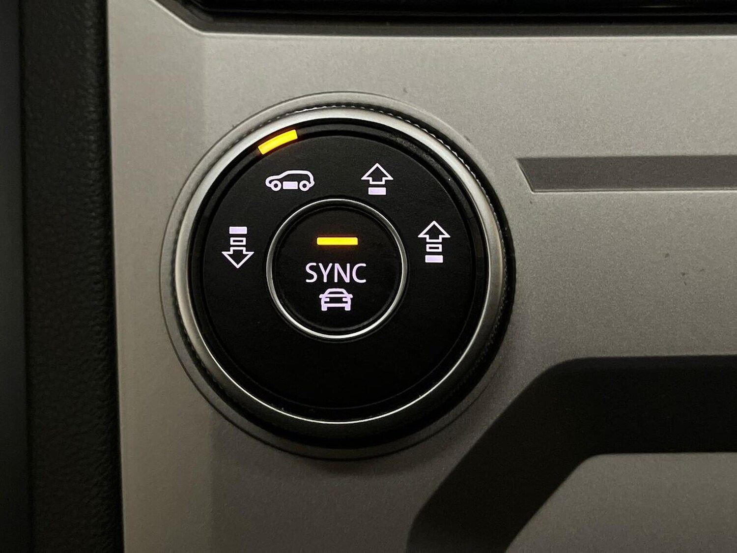 Used Volkswagen Touareg 2022 for sale - 76407384: Photo 38