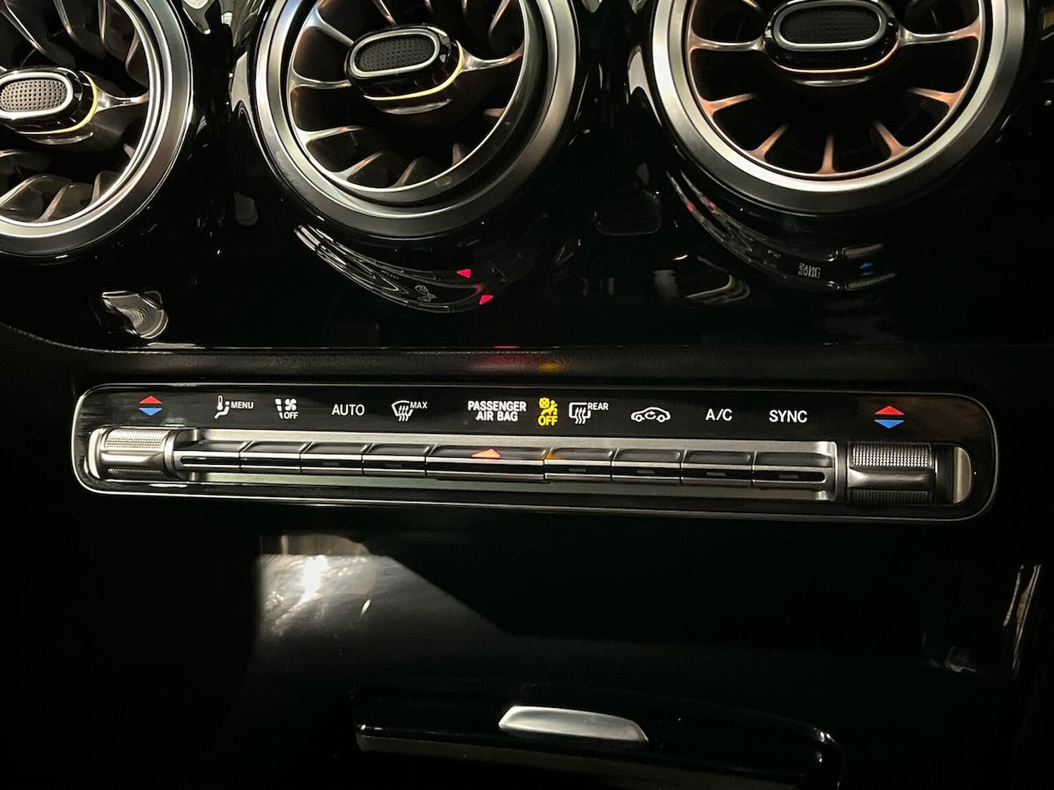 Used Mercedes-Benz CLA 2022 for sale - 76706429: Photo 12